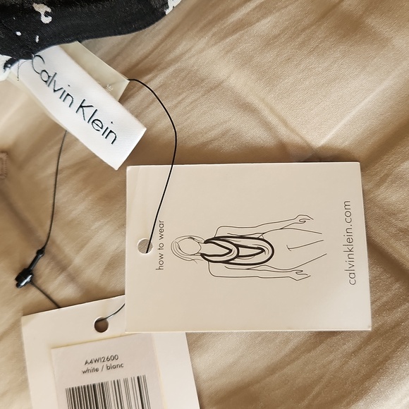 Calvin Klein Infinity Loop Scarf - Picture 2 of 6